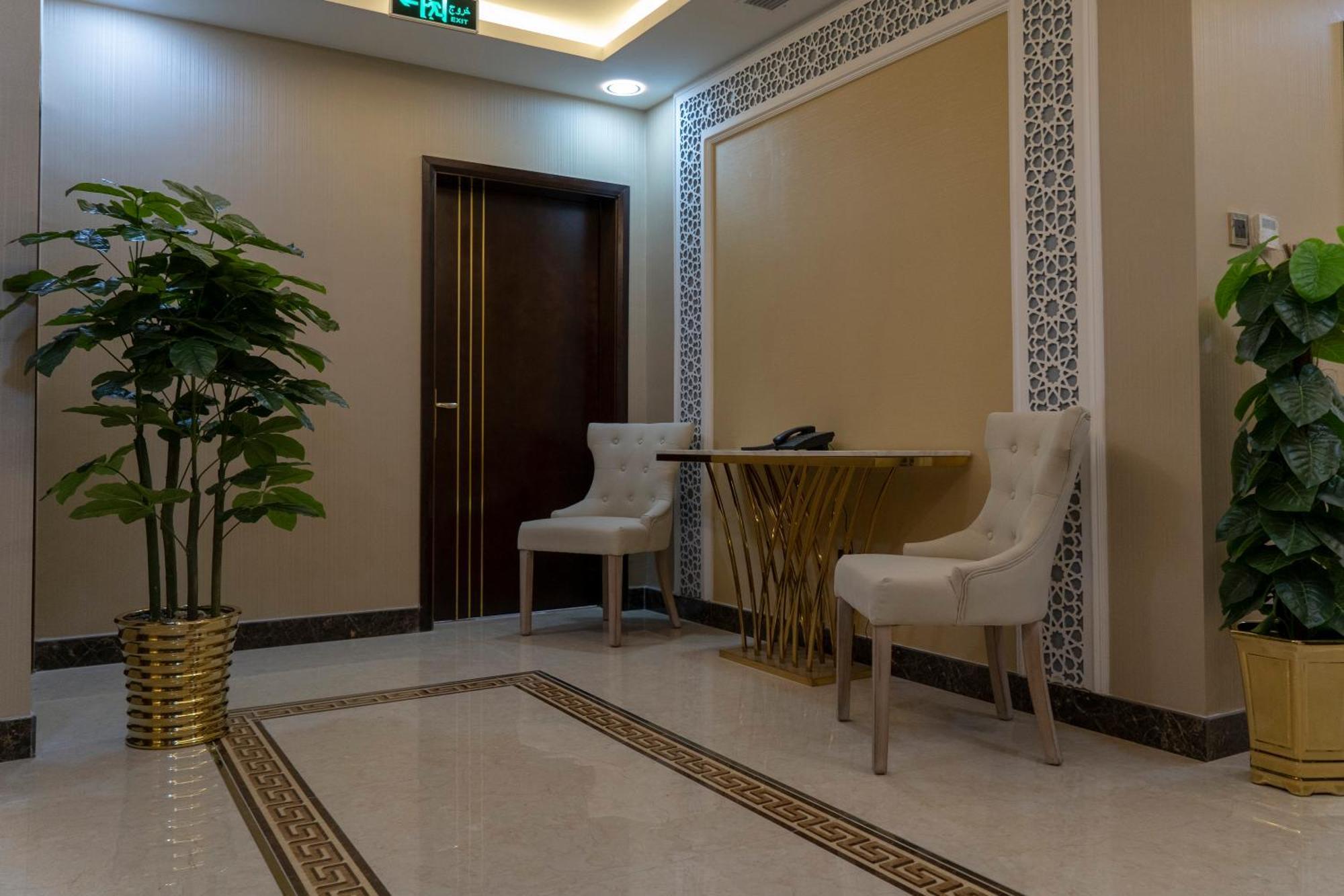 Golden Tower Corniche Hotel *