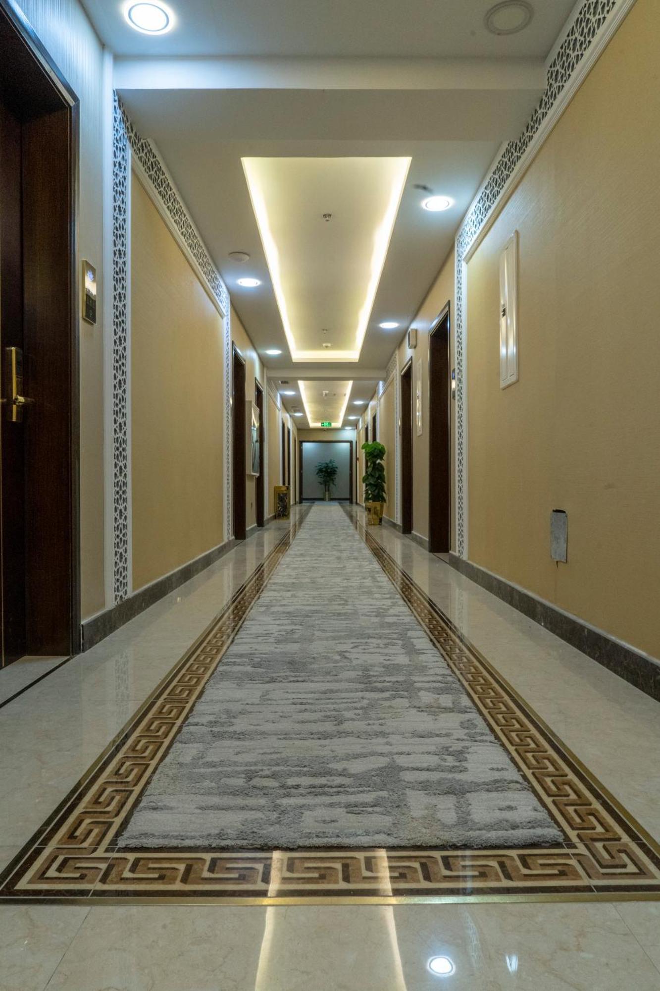 Golden Tower Corniche