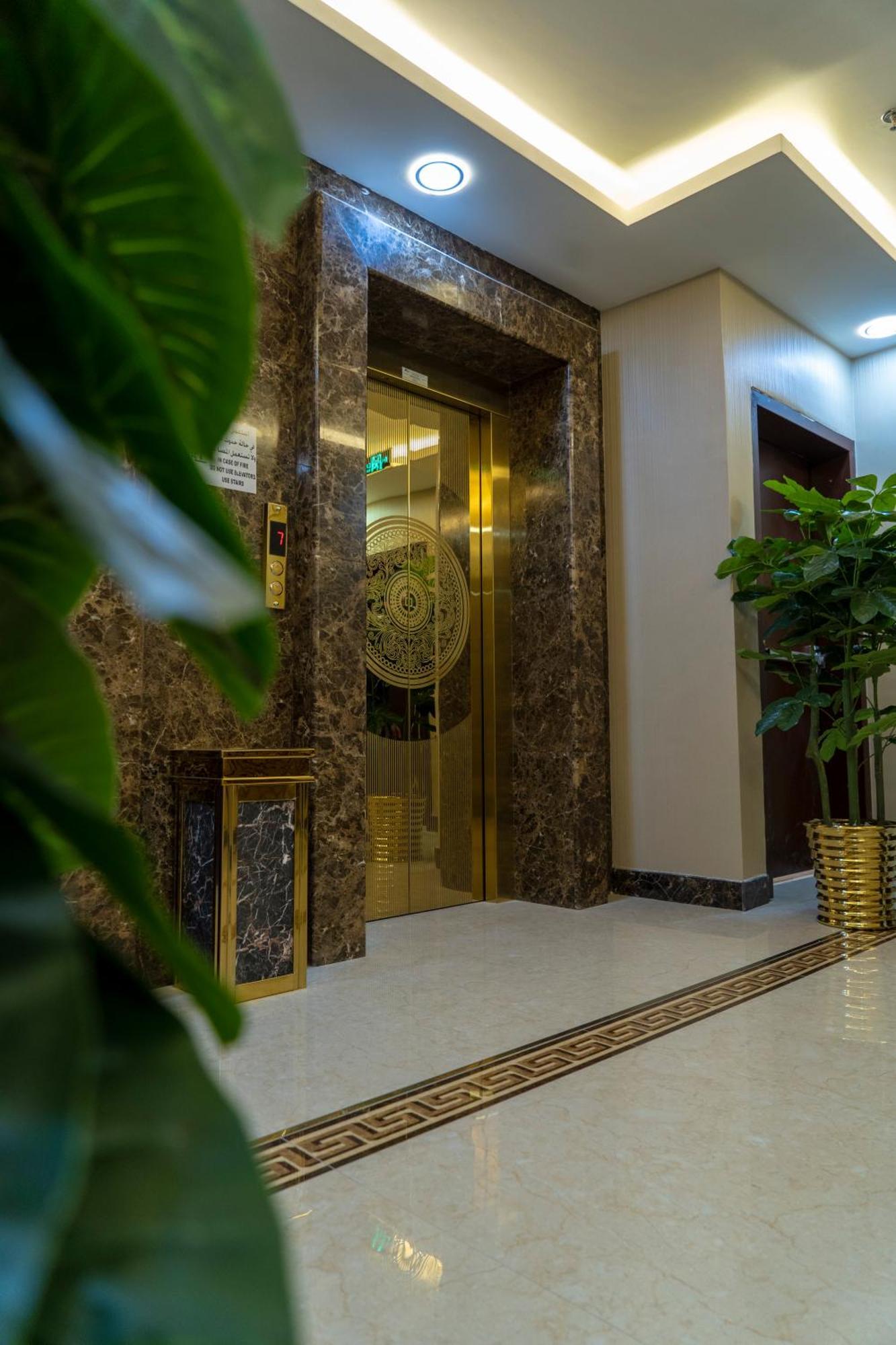 Golden Tower Corniche Hotel