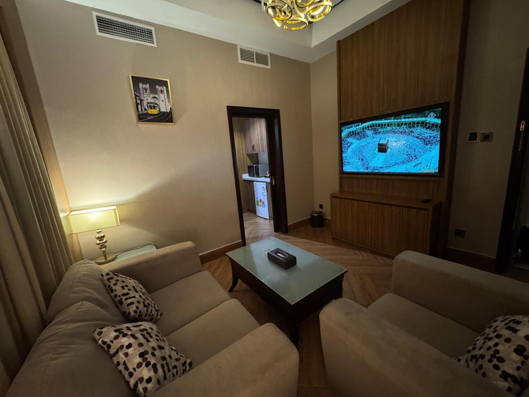 Hotel Golden Tower Corniche *
